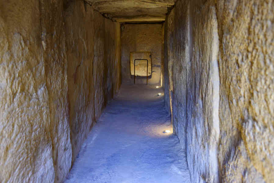Málaga - Antequera 52 - Dólmenes de Antequera - Dolmen de Viera.jpg